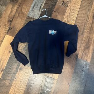 crew neck